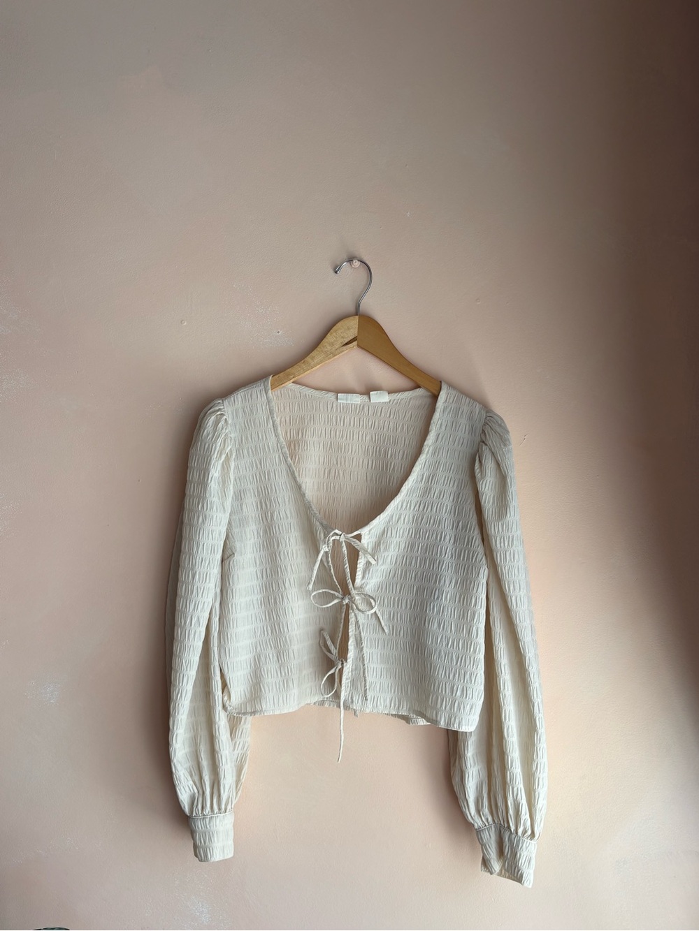 Levi’s Flowy Crop top